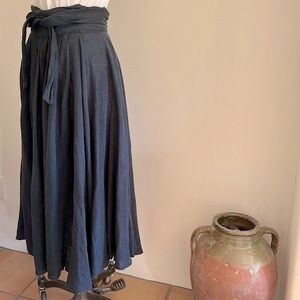 Black Crane Midi -Deep Pocketed & Adjustable- Skirt